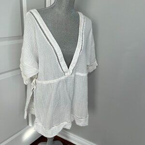 Abercrombie and Fitch White Swim Cover Up O/S